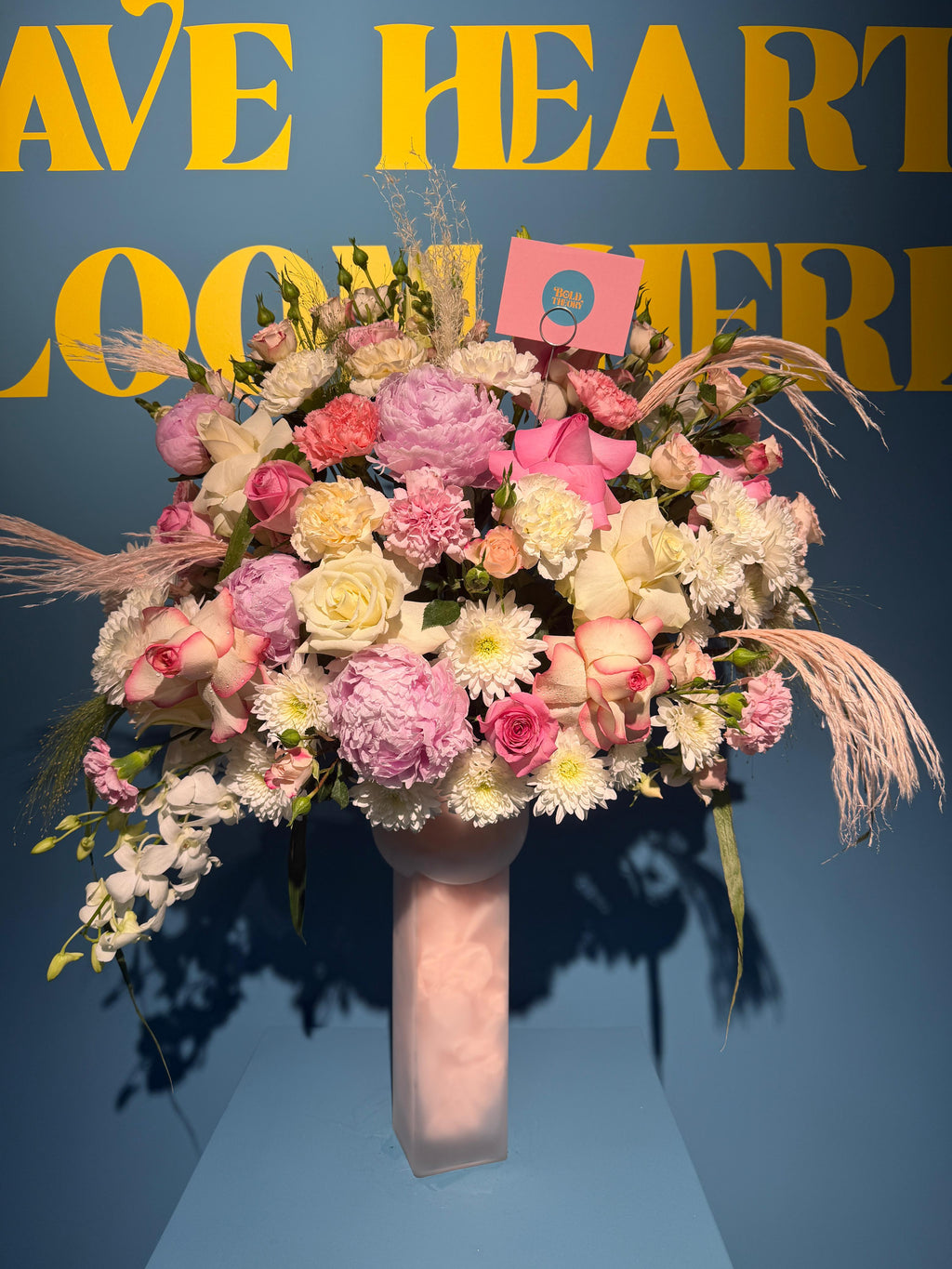 Candy Cloud – Signature Vase Arrangement