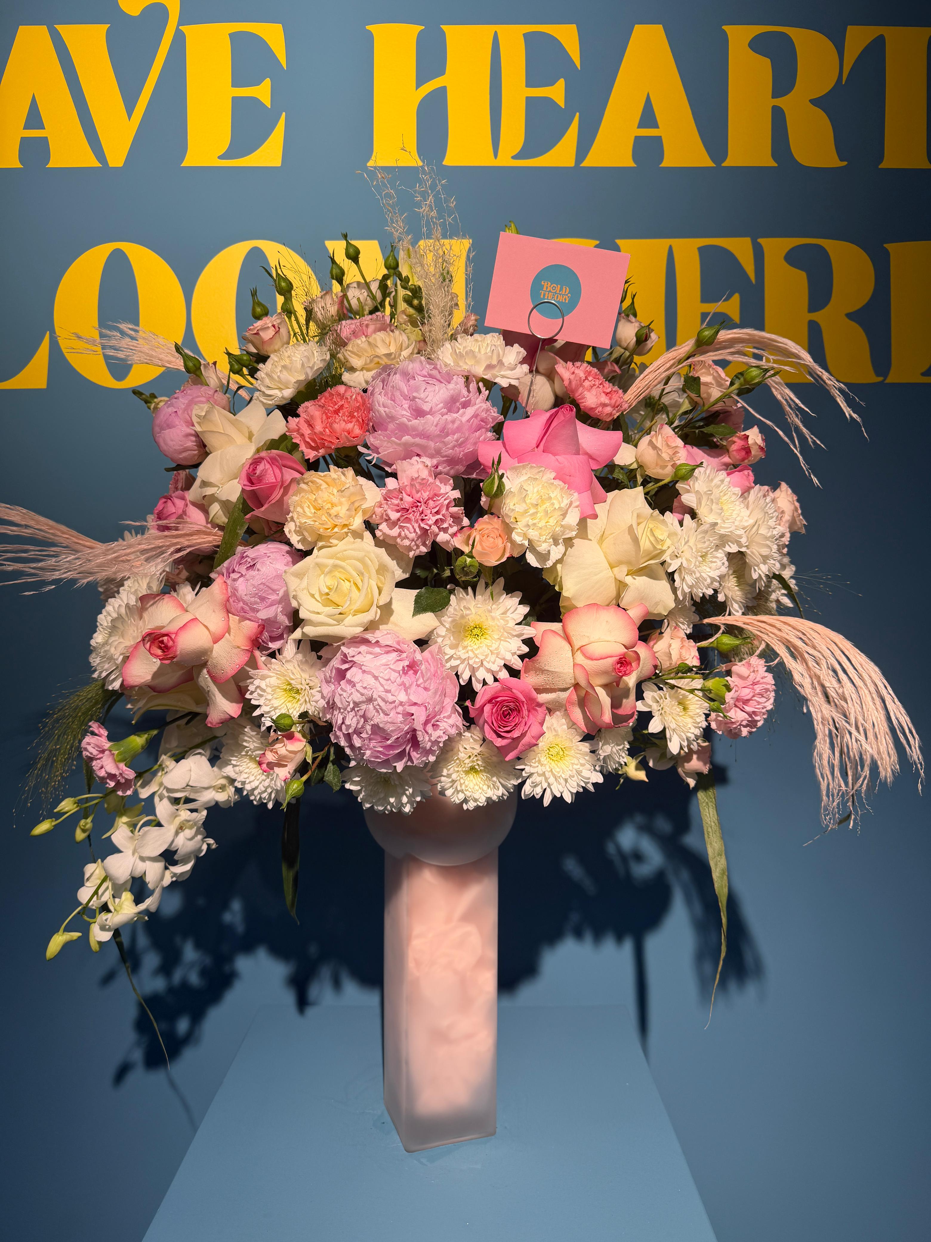 Candy Cloud – Signature Vase Arrangement