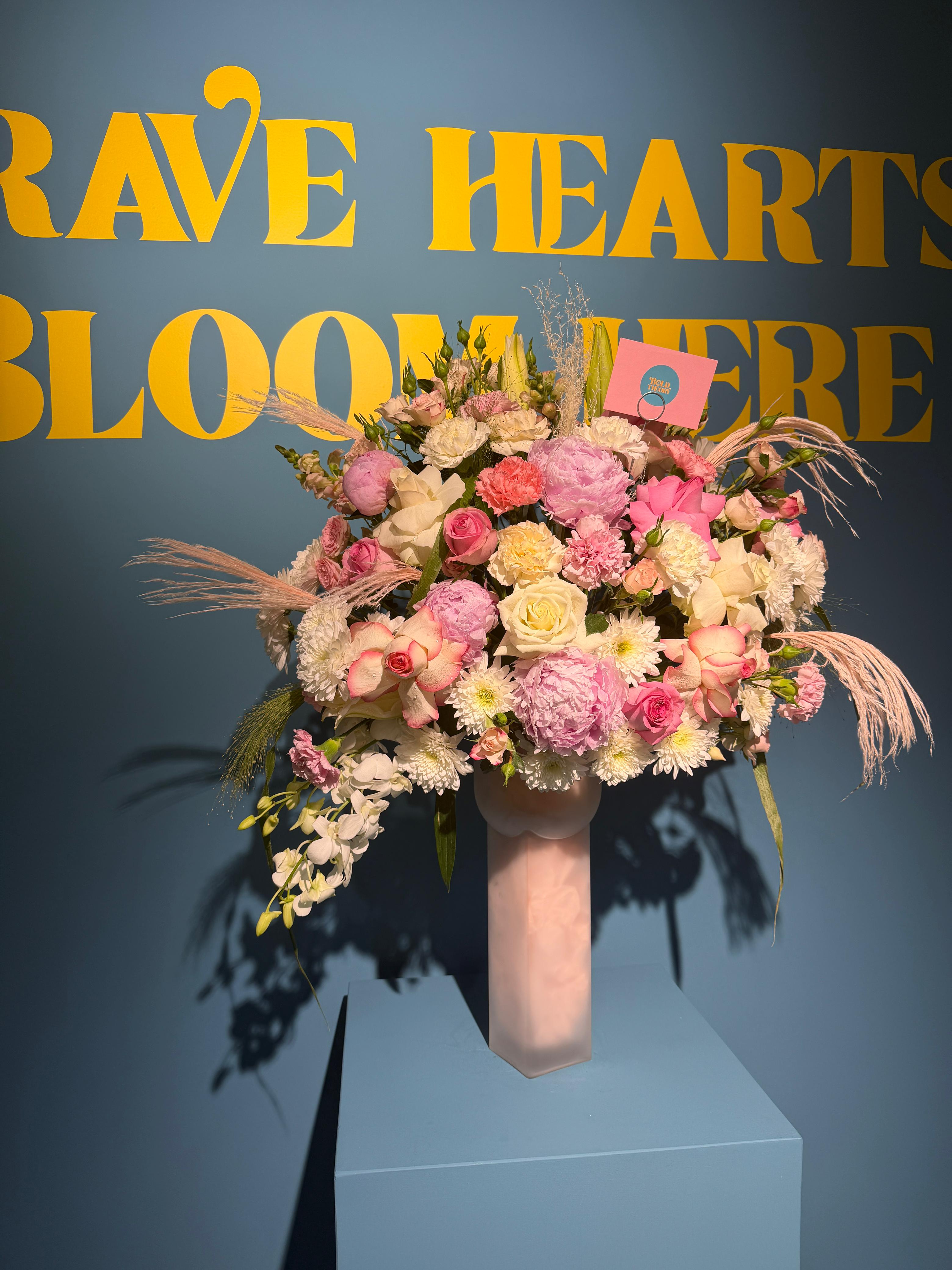 Candy Cloud – Signature Vase Arrangement