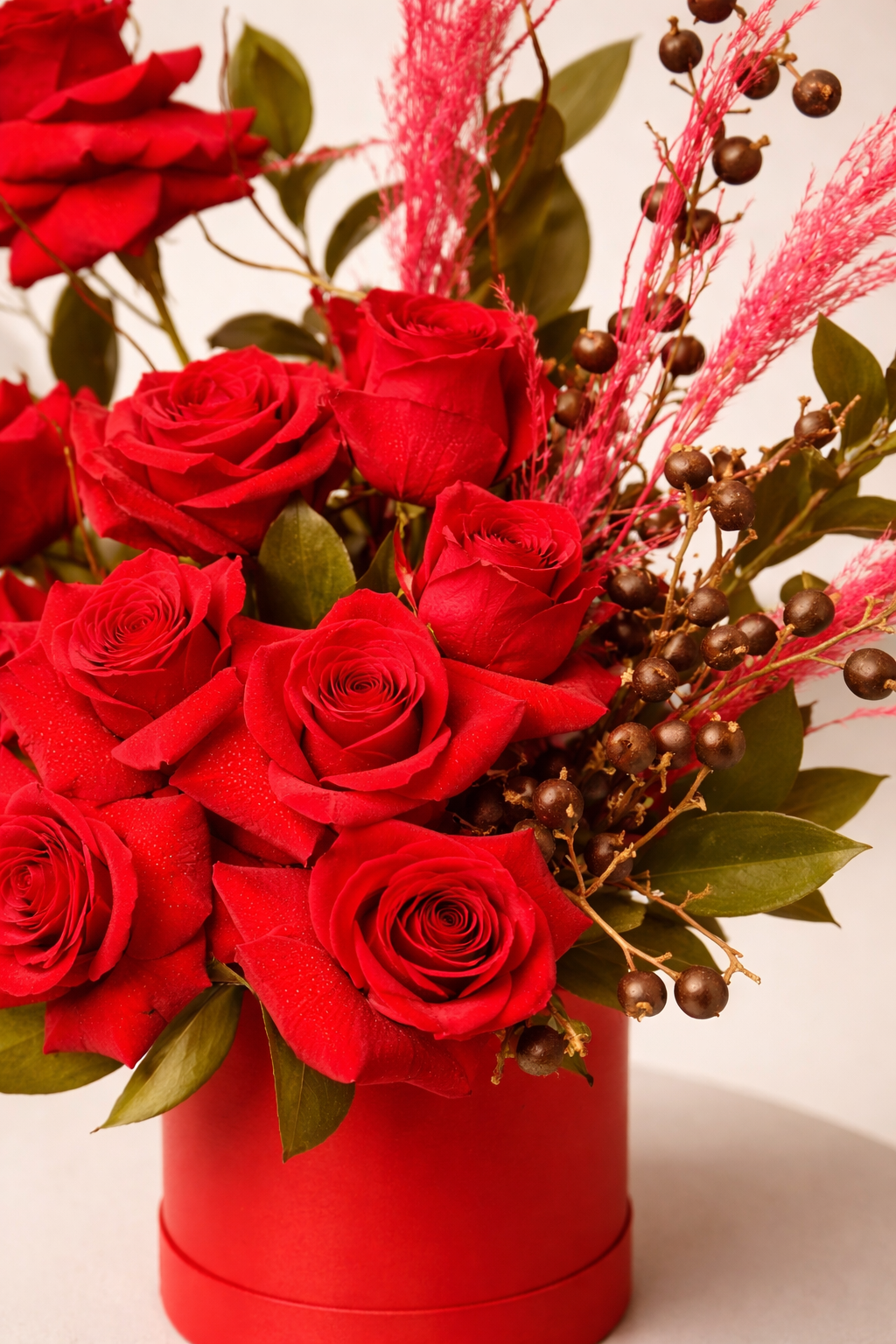 Statement – Red Roses in a Box